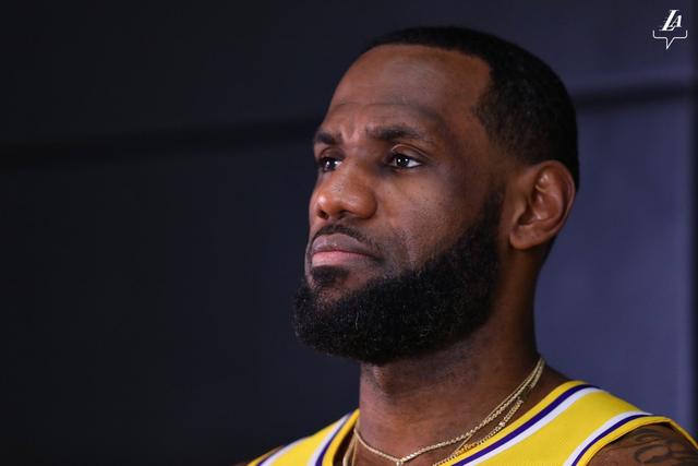 比尔25分太阳力克76人止4连败 活塞险胜开拓者