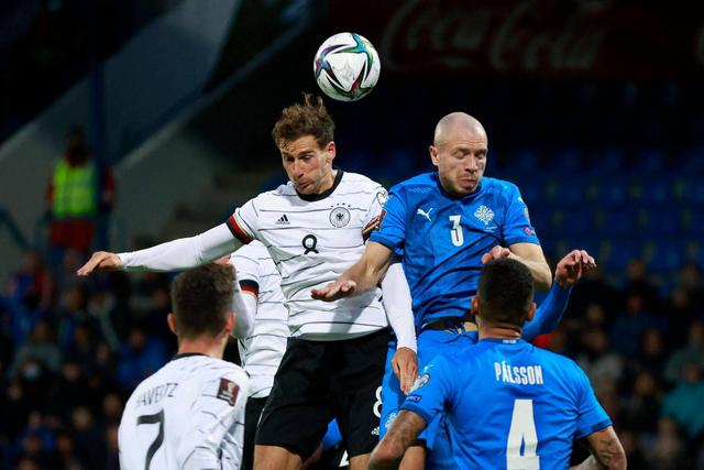 王哲林35+16上海胜同曦 贺希宁31分深圳胜北控